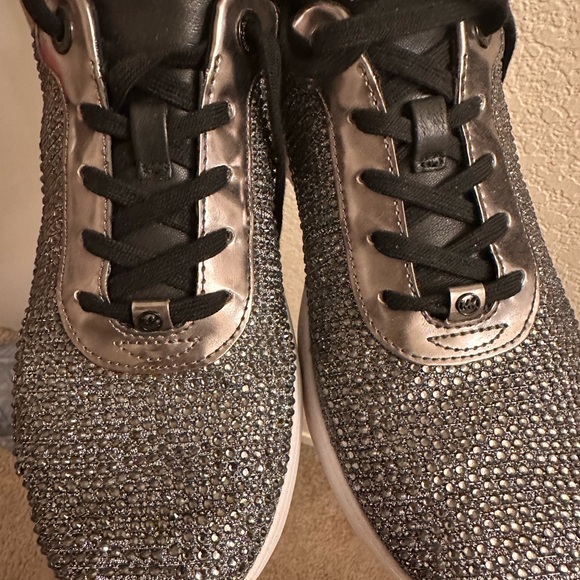 Wore them once. Still in great condition. - Picture 3 of 5